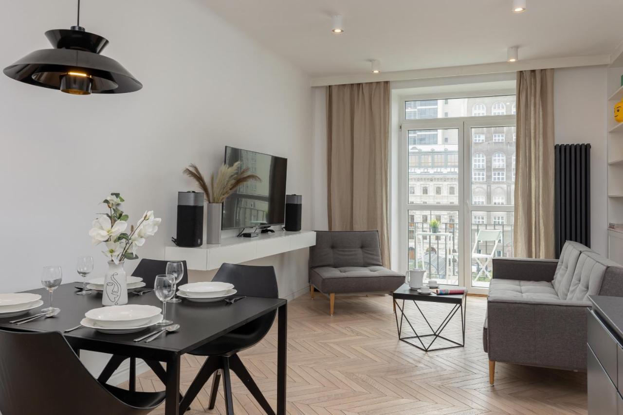Trendy Apartment Marszalkowska With City View Near Ogrod Saski By Noclegi Renters Warszawa Exteriör bild